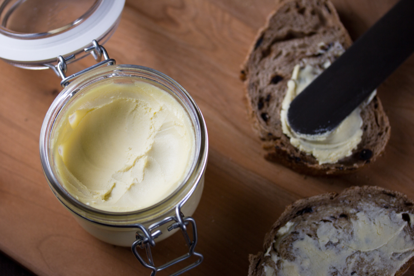 Vegetable spread and bread